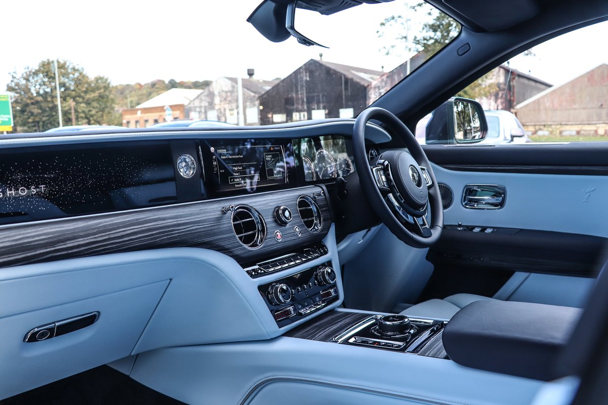 RollsRoyceLeeds's tweet photo. Find us a better Ghost interior than this, we'll wait...

#rollsroyce #rollsroyceghost #rr #rrleeds #ghost #interior #charlesblue #luxury #luxurylifestyle https://t.co/QwBv00r0Za