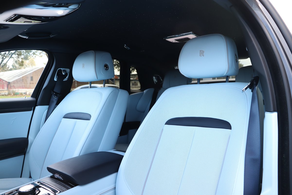 RollsRoyceLeeds's tweet photo. Find us a better Ghost interior than this, we'll wait...

#rollsroyce #rollsroyceghost #rr #rrleeds #ghost #interior #charlesblue #luxury #luxurylifestyle https://t.co/QwBv00r0Za