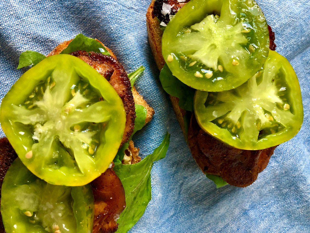 RRCultivation's tweet photo. In this "BLT" recipe, Lion's Mane mushrooms are featured as mushroom "bacon" full of caramelized flavor and color. ⁠https://t.co/H1TPpJeyje #shoplocalmn #mnmushrooms #veganrecipe #BLT https://t.co/5L0lRpQ5rh