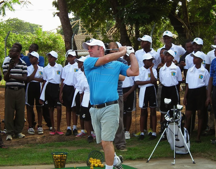 SportingOpps's tweet photo. What's your handicap? If you have the golf bug why not spread your knowledge with our golf coaching project in Ghana and help the young golfers fulfil their potential! 

#sportingopportunities #golfcoaching #makeadifference https://t.co/tXwxuHYrWZ