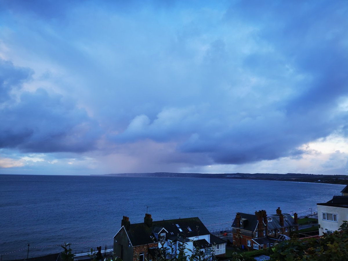 Moody sky yesterday in #filey #Yorkshire #fileyBay #photography #northyorkshire #northsea #photooftheday #skyporn #blue