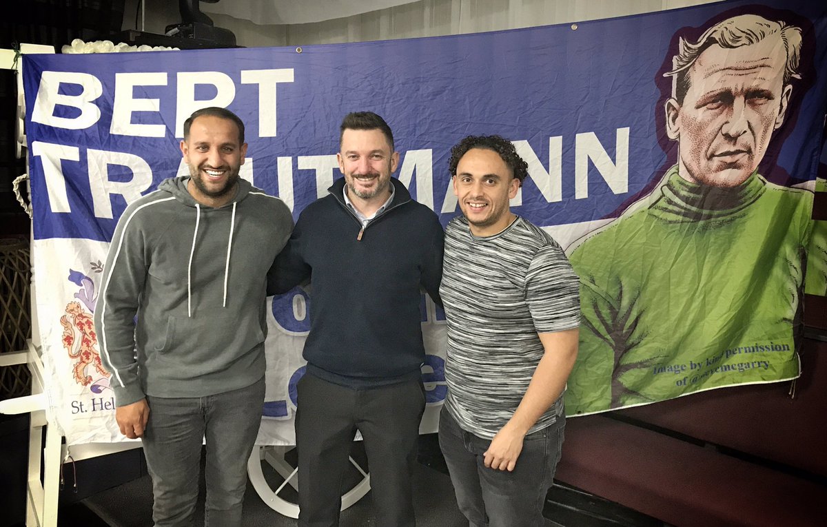 sthelenstownfc's tweet photo. 🥳 Happy Birthday to the gaffer @STHTownManager 🥳 pictured here with new management team @PhillyClarke1 and @CurtisLeeLopez
Let the battle commence 🪖🔵⚪️
#upforthefight #sthelenstogether #sthelens #cmontown https://t.co/2gfWuCYv9i