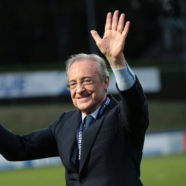 AdriRM33's tweet photo. Hay que darle las gracias una vez más, va a construir el mejor estadio del mundo y además económicamente va a dar muchos beneficios al Real Madrid. 

Gracias por tanto Florentino Pérez. ❤️ https://t.co/yHLAEua07E