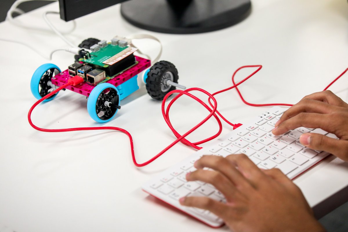 At our first <a href="/CoderDojo/">☯CoderDojo☯</a> session in over a year, young people joined us to code &amp; have fun with LEGO bricks &amp; the @RaspberryPi #BuildHAT, building remote-controlled robot buggies.

“Ninjas were immediately off and making!” #STEMEd #MakerEd #STEAM

raspberrypi.org/blog/raspberry…
