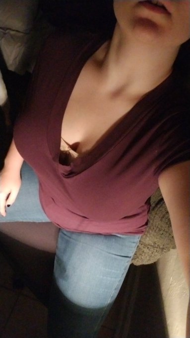 What do you think of my outfit for school?😘 https://t.co/scfpFRf9Xe<a href="/tag/only"class="tags"><span>#only</span></a><a href="/tag/onlyfanleaks"class="tags"><span>#onlyfanleaks</span></a><a href="/tag/onlyfansmom"class="tags"><span>#onlyfansmom</span></a><a href="/tag/onlyfansrea"class="tags"><span>#onlyfansrea</span></a>