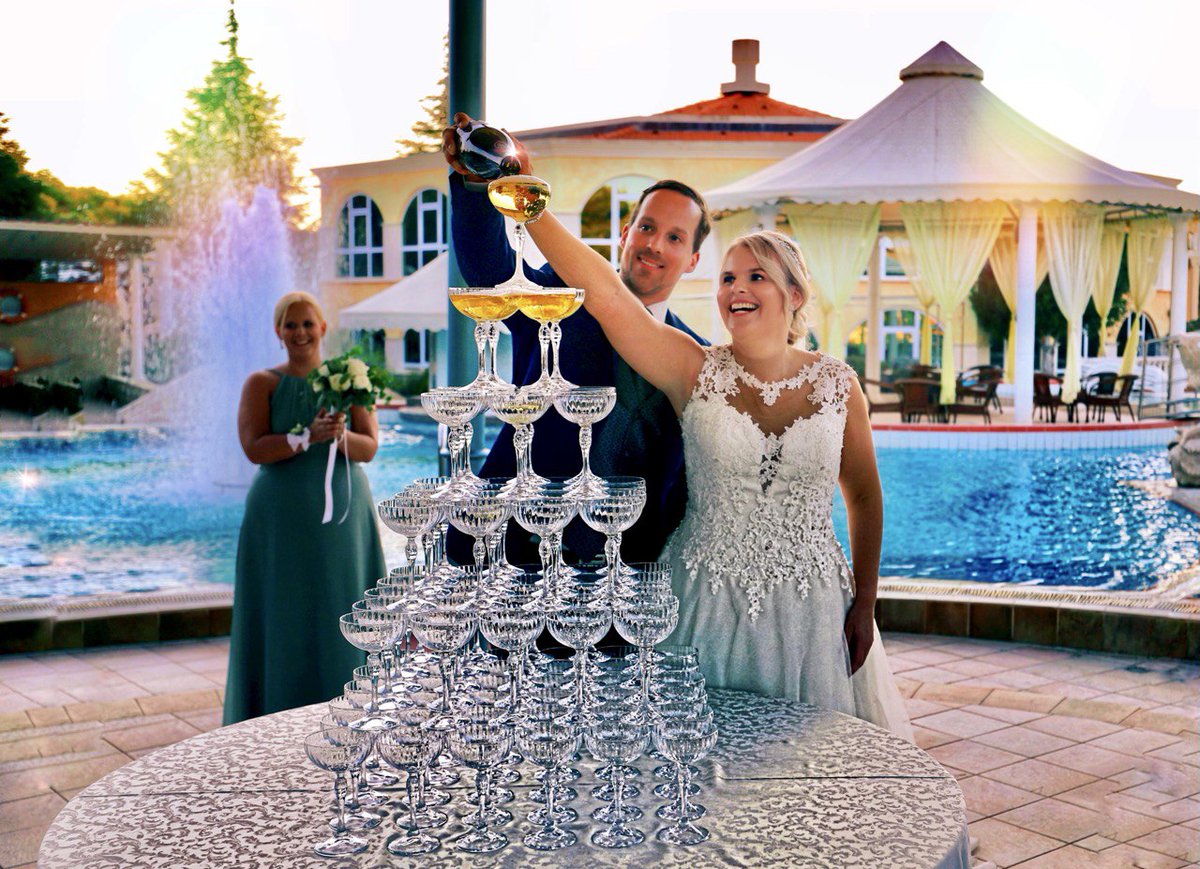 [WEDDING IN FRAPA]

💯Love is in the air!❤❤❤