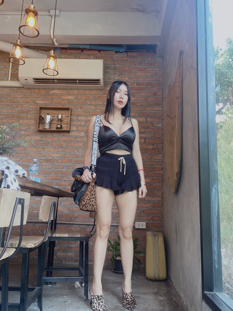 BeautyDiaryNews's tweet photo. ลำดับความอ้วน
รูปแรก - กค 64 หลุด กินจุกจิก 
รูป 2 - กันยา64 
รูป 3,4 - วันนี้เลย หลังจากที่เดินได้เดือนกว่า ออกกำลังตามคลิปที่ลงในtiktok,IG คุมอาหารหลุดบ้าง สัดส่วนลงเร็วมาก ดูเมนูใน IG พี่ได้เลยค่ะ เน้นลดเอว ลดขา ขอบคุณตัวเองที่ตั้งใจ จากเอว30เหลือ23-24
https://t.co/vXEdjuG1yq https://t.co/mJ8BKDE36C