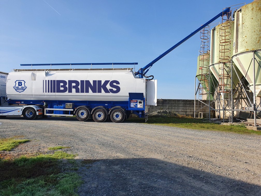 Ricqles85's tweet photo. Livraison d'aliment ce matin pour mes🐖🐖!
La forte hausse du prix des matières premières agricoles commence drôlement à se voir😲!
#FrAgrTw https://t.co/pXqLwNtUr5