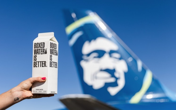 MediaPost's tweet photo. #AlaskaAirlines trades plastic for boxed water, reports #TanyaGazdik, also encourages passengers to #FillBeforeYouFly to avoid using single-use packaging at all https://t.co/7gDckpmBrP https://t.co/CLG7sEmQ4f
