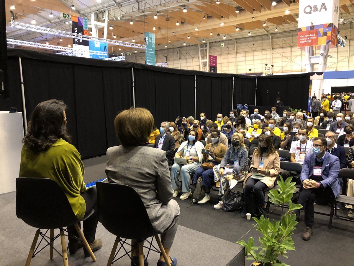 EUinmyRegion's tweet photo. #EUinmyRegion masterclass at #WebSummit
What kind of support can #CohesionPolicy provide to SMEs?
🔹grants
🔹financial instruments (loans, guarantees, equity)
The two can also be combined for the same project!
#EUatWebSummit https://t.co/p8Ho5OSJdy