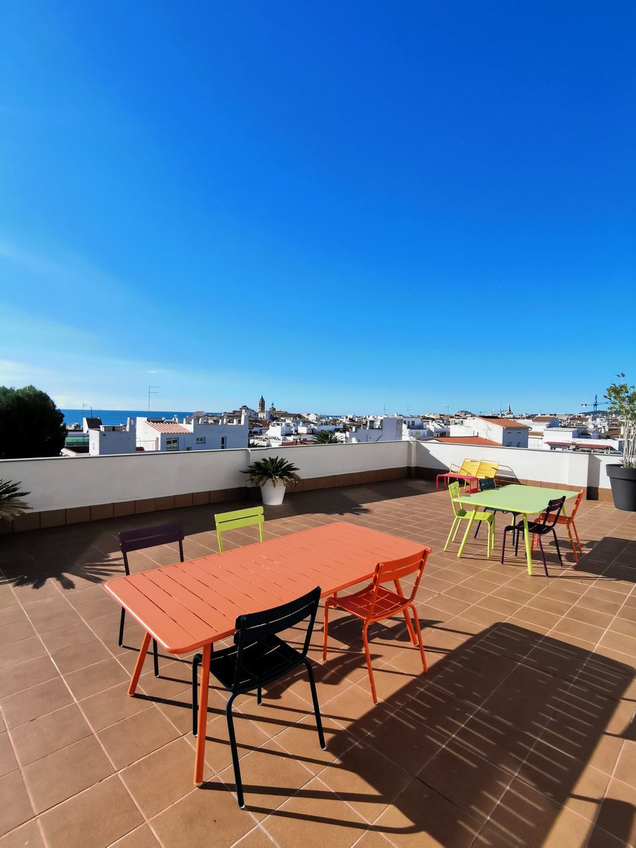 Avui he visitat el Centre de Formació d'Adults #Sitges. Fa molta il·lusió veure el gir de 360 graus q ha fet aquest equipament, les obres del qual van iniciar-se durant el mandat 2015/19, finançades x @ajsitges. Com diuen al CFA: l'èxit arriba quan els somnis superen les excuses