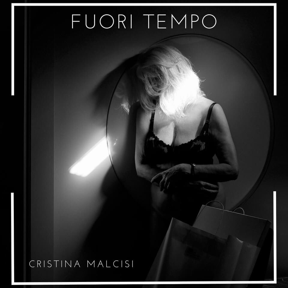 greenwhalespace's tweet photo. Avete tempo fino al 14.11 per vedere la mostra #fuoritempo di #cristinamalcisi presso @greenwhalespace Bologna #greenwhalespace #mostrafotografica #fotografia https://t.co/SeULlaMQS4