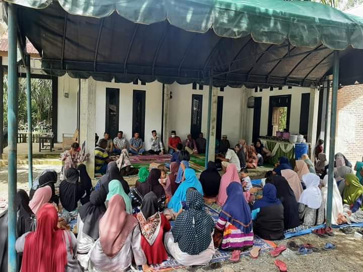 rakan_tarmizi's tweet photo. Hari ini Bg Tarmizi, SP bersilaturrahmi dgn masyarakat pedalaman Aceh Barat, Kec. Meureubo dlm agenda reses di Gp. Bukit Jaya yg dihadiri olh tokoh masyarakat, keuchik, anak yatim dari Gp. Bukit Jaya, Sumber Batu dan Buloh.

#AwakDroe
#YangKanaBekTabohYangGadohTamita
#PartaiAceh https://t.co/s99H97BOPK