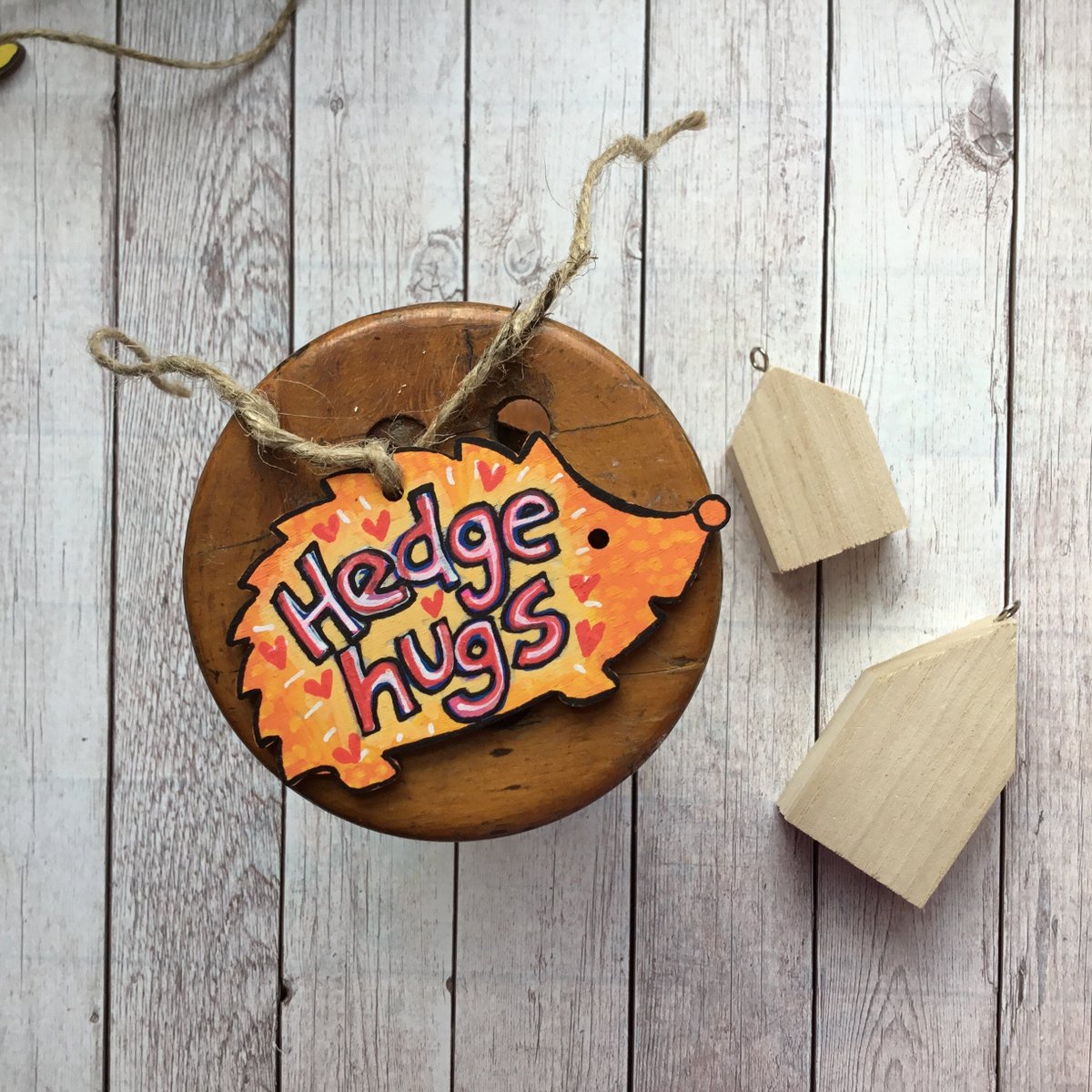 buck_lj's tweet photo. Hedgehog Hug Gift, Cute Gift For Teacher, Wooden Hedgehog Tag, Missing You, Thinking Of You, Letterbox Gift, Gift For Friend, Family Gift. https://t.co/VPJlPExVbO #Etsy #Slumbermonkey #HugGift https://t.co/oAXc8cB8lk