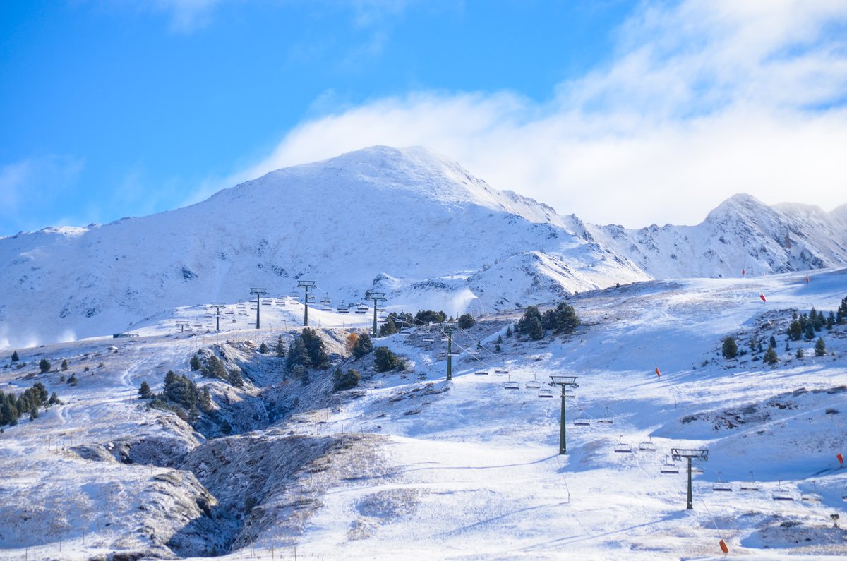 baqueira_beret's tweet photo. ❄️ 23 días ⏳
Del 1 al 10 ¿Cuántas ganas tienes? 

#BaqueiraBeret #Baqueira #Beret #Bonaigua #Baciver #EspirituBaqueira #Temporada21_22 #winteriscoming

📷 04/11/21 Baqueira Beret https://t.co/zl9BHT04UG