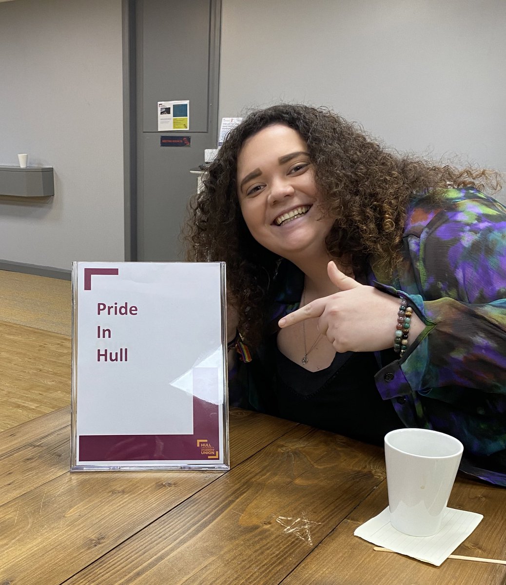 Great to visit @HullUniUnion last night with @AliceGodber for @prideinhull talking #creativenetwork and students getting involved. Also wonderful to see @FreedomFestHull @AbsCultured @BTOHull @thedeephull there also!