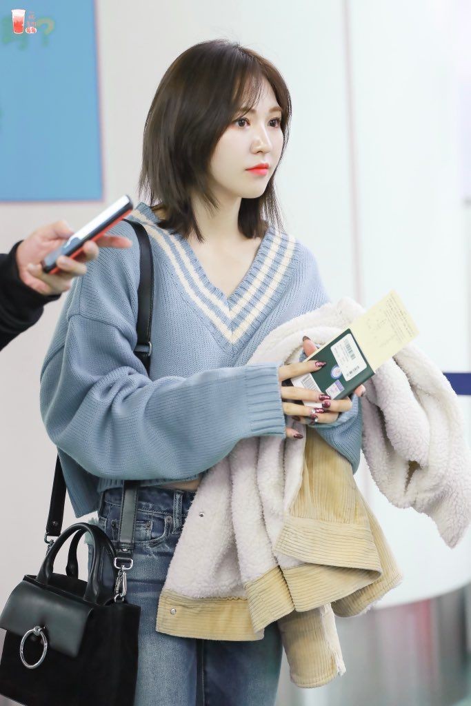 lGlRLS's tweet photo. ㅤ
ㅤ
[ PRESS RELEASE ]
[ 📸 ] 04.11.2021

Poneh, Sou and Decir from IGIRLS have arrived at I Gusti Ngurah Rai Airport, Bali. 

#SOUFEST21 #IGIRLS #PONEH #SOU #DECIR 

ㅤ https://t.co/z7dXKXY9yS