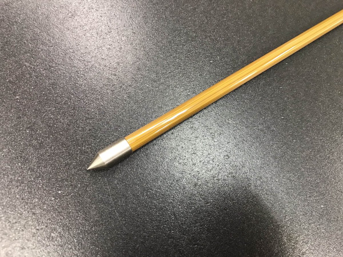遠的矢をお求めのお客様が増えています。 アルミもカーボンも店頭に 