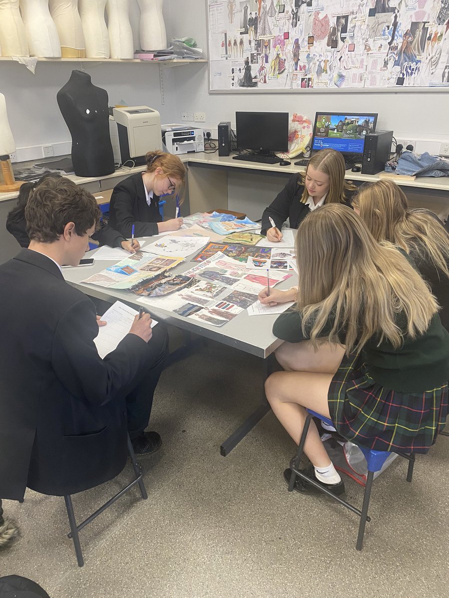 FashionPc's tweet photo. Year 10 Fashion and Textiles students carrying out their peer assessment work this morning. Congratulations for working so hard over half term on your projects - they are coming on leaps and bounds. Keep up the hard work!!! https://t.co/rEjKW5vqjF