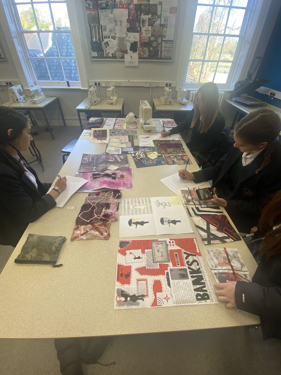 FashionPc's tweet photo. Year 10 Fashion and Textiles students carrying out their peer assessment work this morning. Congratulations for working so hard over half term on your projects - they are coming on leaps and bounds. Keep up the hard work!!! https://t.co/rEjKW5vqjF