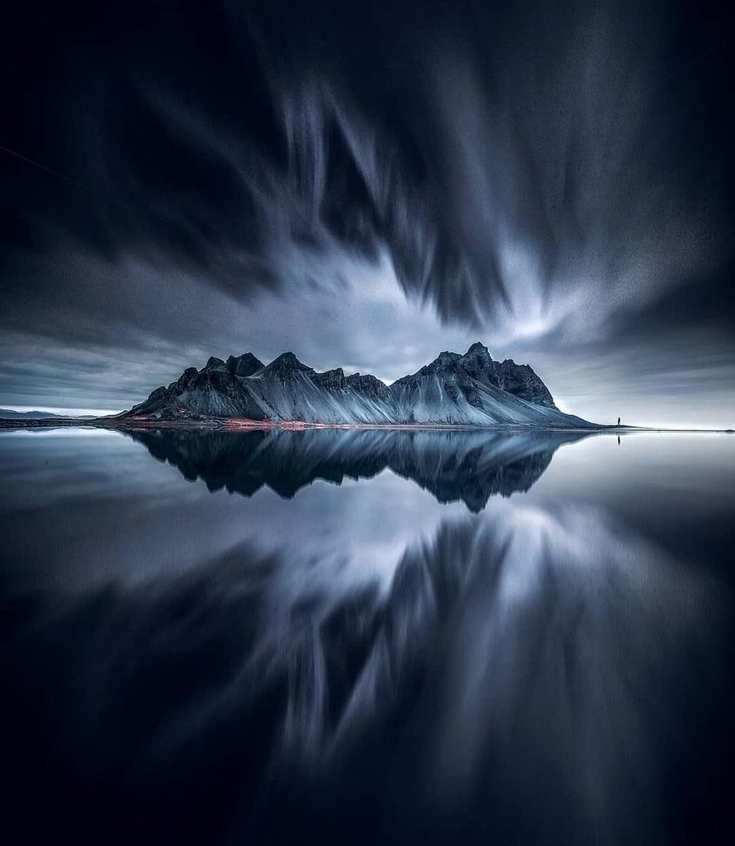 ExplorerIceland's tweet photo. The mighty Vestrahorn 🖤
📍Iceland
📸: @grafixart_photo |  IG https://t.co/MUpEDLJGe7