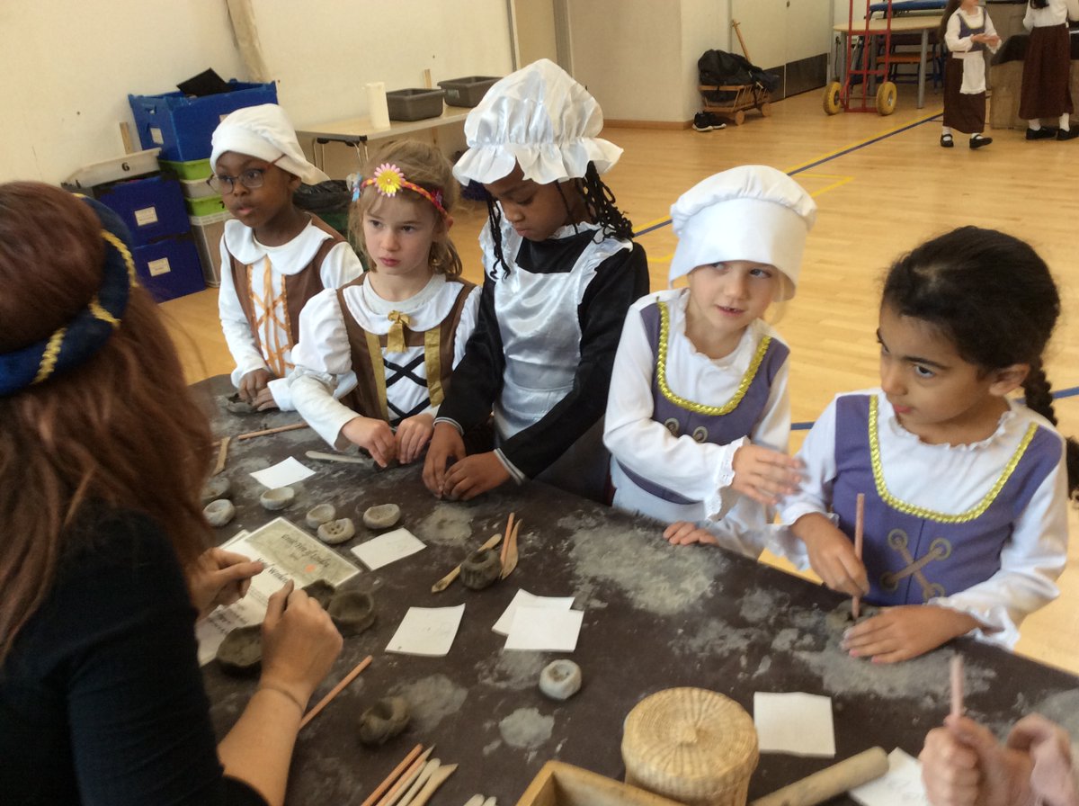 HarpAcademy1's tweet image. Year 1 just love learning about the Great Fire of London and what it was like for people who lived during this time #history #firsthandlearning