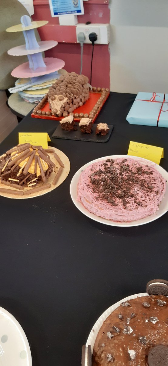 StreetlyHFC's tweet photo. Year 9 Bake Off....the students are busy creating their celebration cakes for the judges.
#Streetly #streetlyLCD https://t.co/bVZ1mabMFv