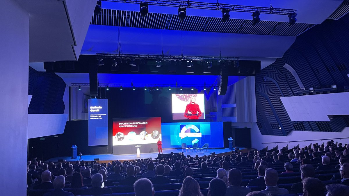 MarkoJokela's tweet photo. ”Asiakkaille arvokkain asia on aika. Odottaminen ja jonottaminen häviää.”

@BelindaGerdt 

#palvelunlaatu #tasalaatuisuus @palvelukokemus #aklsummit https://t.co/K2epBETK2R