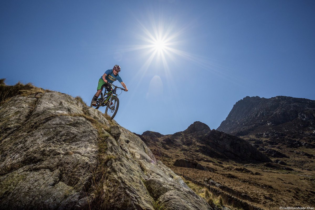 ukinkuwait's tweet photo. Are you a mountain biker and want to have a new experience?

Your next destination should be  #PeakOfTryfan in the Ogwen Valley, in #Snowdonia, Wales, where you can show your mountain biking skills. 

#VisitBritain  
#Get2KnowBritain https://t.co/4zOuJVO58k