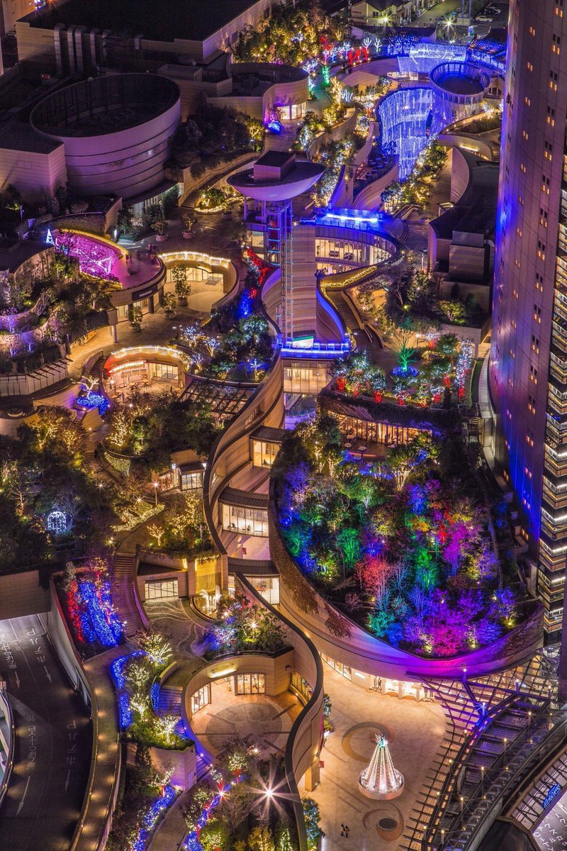 なんばパークス キーノ和歌山 いよいよ明日から大阪市内最大級イルミネーション なんば光旅 がなんばパークスガーデンをメイン会場としてスタートします 彡 入場無料にしています 今年もキラキラの世界をお楽しみください 彡 T Co Xf56ve7fbx