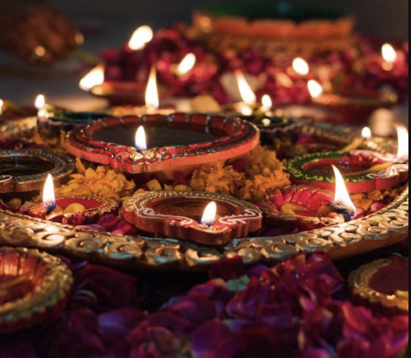 PriyaDharni's tweet photo. Wishing all those celebrating a very Happy Diwali 🪔✨ #FestivalOfLights #Diwaliwishes https://t.co/H7p1gnXs0f