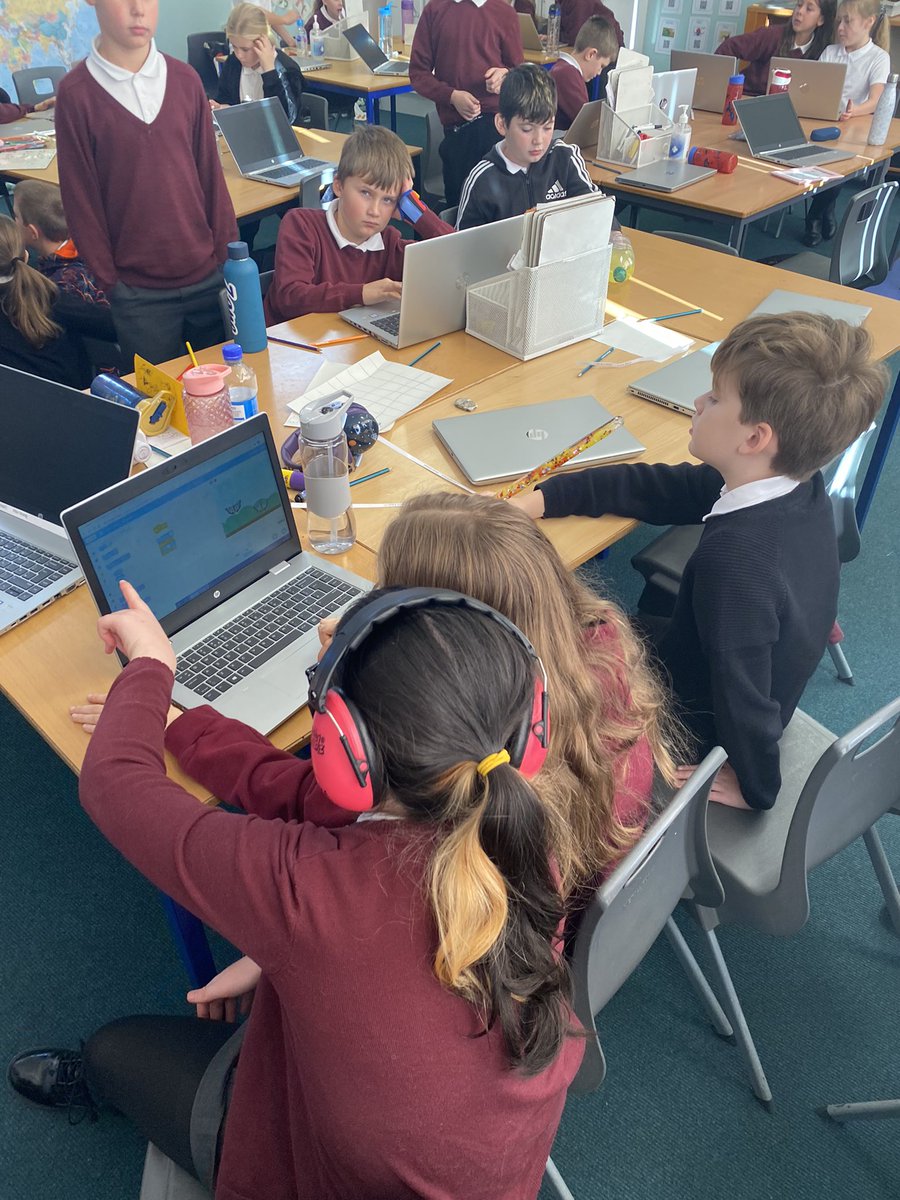 mrsmcneillwps's tweet image. Amazing coding with live #codeclubscotland  @DigiLearnScot