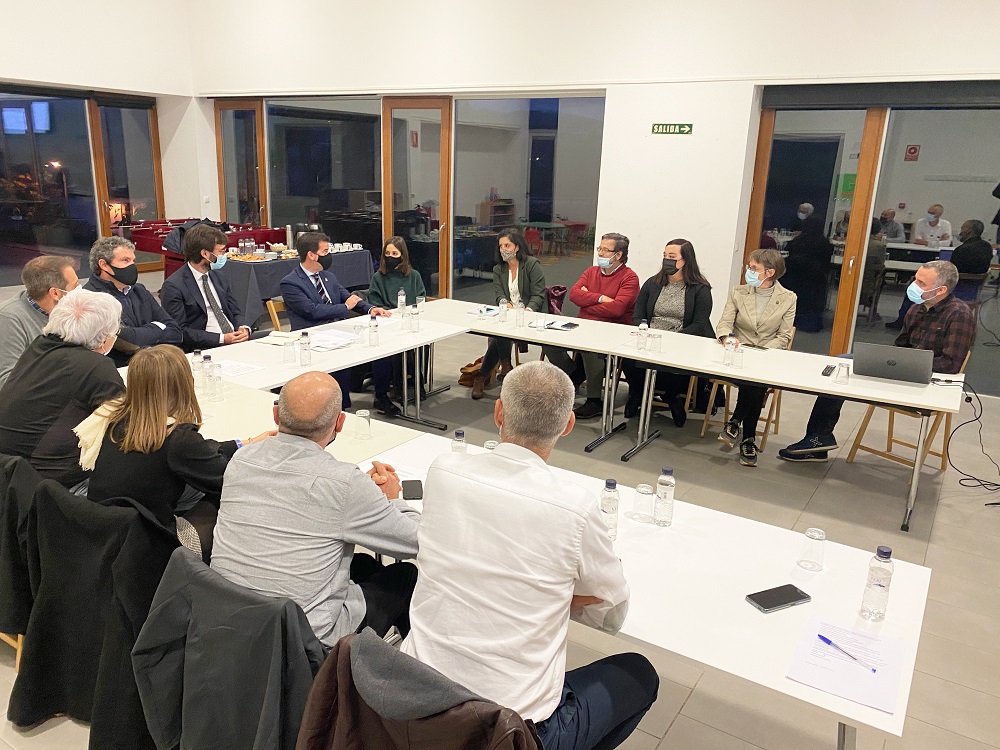Irujo kontseilariak eta IDAEko Energia Berriztagarrien zuzendariak, babesa eman diote Energia Komunitateen Europako lehen Kongresuari

🔗 Info gehiago:
navarra.es/eu/albisteak/2…