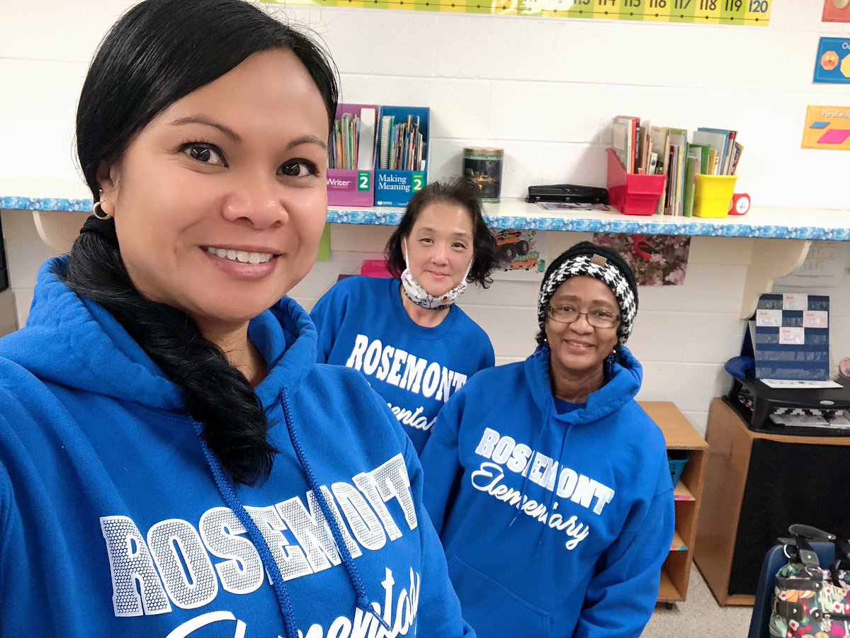 MKowalskiVB's tweet photo. We’ve got spirit, yes we do….  @OhSailes @RosemontEagles https://t.co/B1A3CeNQhG