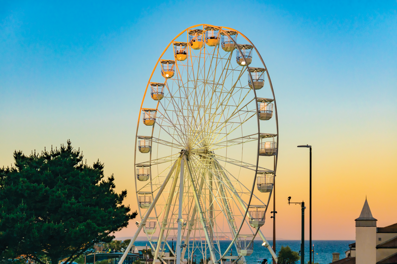 bournemouthuni's tweet photo. As the evenings get darker it's important to stay safe &amp; stay seen when out &amp; about. Plan your travel to &amp; from nights out, stay in groups &amp; if you’re walking or cycling, make sure that you can hear people &amp; vehicles approaching you. More tips here: https://t.co/8nWwyviAd4 https://t.co/Rdf76IPCoW