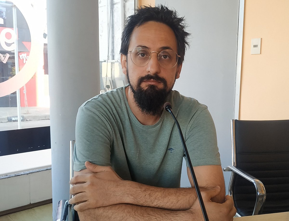 MartinRostan9's tweet photo. Hoy recibimos en #VisionFM a @emilianozf y nos contó sobre su libro "Angeles de la Muerte" que ganó el Bartolomé Hidalgo. "No se si los enfermeros leyeron el libro". "A medida que la investigación avanzaba el tema se iba diluyendo en los medios". https://t.co/X4LiPCulGk