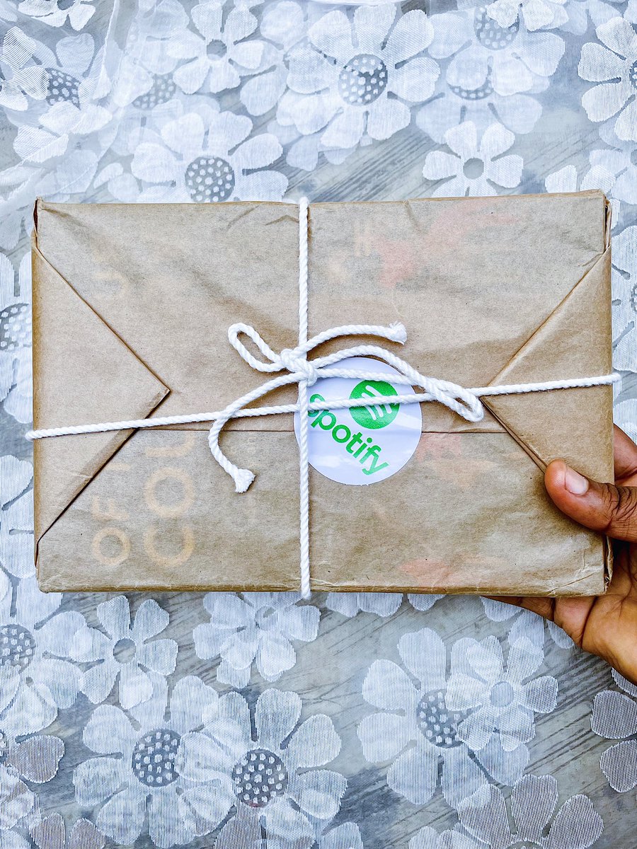 MojiDelanoBlog's tweet image. In celebrating Nigeria’s independence back in October, @SpotifyNga partnered with @HarperCollins on a playlist takeover by the authors of its newly released book: ‘Of This Our Country’. If you want a copy, tell me 1 thing you love about 9ja. #OfThisOurCountry #BlackToTheFuture