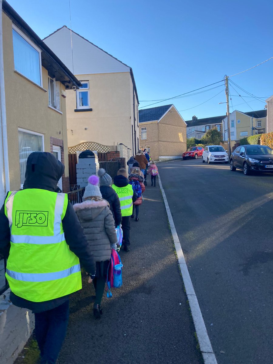 WillowtownPri's tweet photo. A fabulous turn out for our first walking bus this morning! 45 children joined us in the Autumn sunshine for a fun journey to school - getting active and reducing traffic, win win! #WPSwellbeing #walkingbus @BlaenauGwentCBC https://t.co/FZJcMrr2nl
