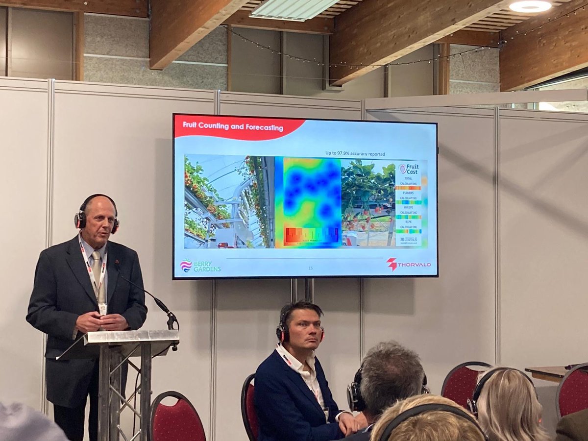 CHAPAgriTech's tweet photo. There are some interesting talks happening at #FPCFuture including CHAP's Dr Langford discussing innovations in CEA that focus on sustainability

Our members @berrygardensltd &amp; @LettUsGrow also had great talks

▶️https://t.co/7t9rEMRoBf
▶️https://t.co/BYE0JNvfFB

#netzero #cop26 https://t.co/8jn6a3qPJ8