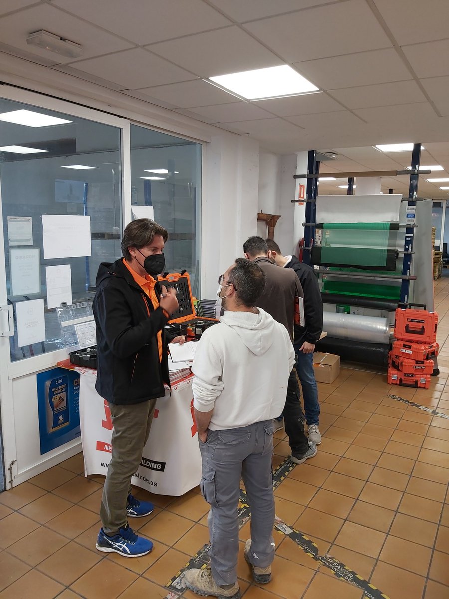 ItwSergi's tweet photo. Hoy y mañana estamos en @apalliser de #Mao presentando novedades como #PULSA40 #easymix #colortech #ept18v https://t.co/gHr04N60M3