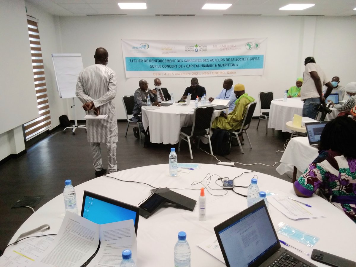 ATELIER SUR LE DEVELOPPEMENT DU CAPITAL HUMAIN
Session 1 portant sur genèse et théorie du Capital Humain, définition et indicateurs de mesures animée par Mr Lanfia DIANE Direction Développement  du Capital Humain. 
"Le Capital Humain est une variable stratégique du Développement"