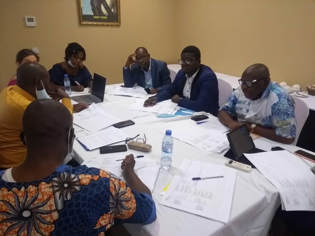 REducativesGN's tweet photo. 2nd jour de l'atelier #RessourcesEducatives à #Conakry. Nous mutualisons les plans d'actions nationaux pour en projeter un à l'échelle régionale : politiques publiques, structuration et professionnalisation des acteurs du #livre, médiation et sensibilisation.
#LirepourApprendre https://t.co/M2LCRTKvnl