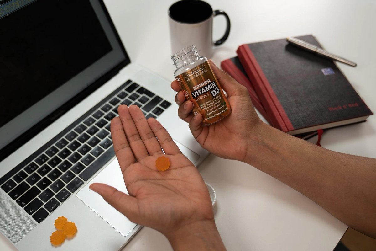 NutrigumsUK's tweet photo. Busy day in the office? Feeling tired because it's been a hectic week?💭

Don’t worry, Nutrigums have you covered. Our Sunshine Vitamin D3 gummies are a tasty but easy way to get you through to the weekend😍🎉

#vitamins #health #healthylifestyle #lemon #sunshine #energy https://t.co/NtwIialT98