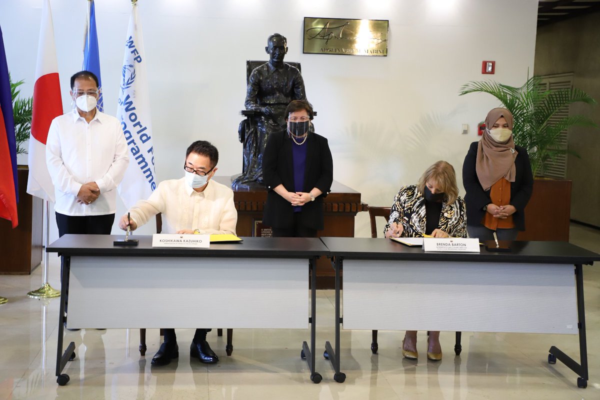 peacegovph's tweet photo. Japan, WFP sign grant agreement to provide P162-M worth of food aid assistance to BARMM

Read: https://t.co/flU38zOeV0

#PeacePH #Bangsamoro #JapanPH #WFP_PH https://t.co/EXM4ltN2JD