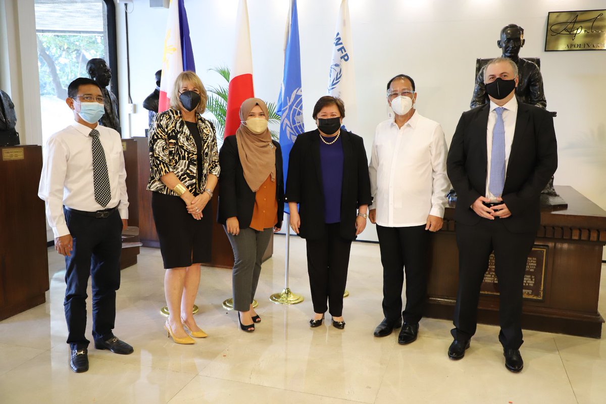 peacegovph's tweet photo. Japan, WFP sign grant agreement to provide P162-M worth of food aid assistance to BARMM

Read: https://t.co/flU38zOeV0

#PeacePH #Bangsamoro #JapanPH #WFP_PH https://t.co/EXM4ltN2JD