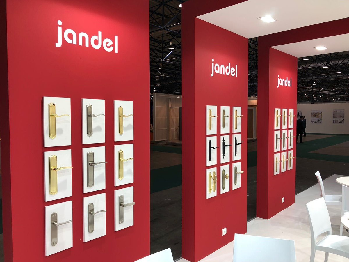 jandelmanivelas's tweet photo. ¿Hablamos de manivelas?
Manillas para las puertas de tu casa. Todo un mundo hoy en día. Puedes elegir el diseño y acabado perfecto para tus ambientes.
#manillaspuertas #manivelasinterior #puertasinterior #manillasdiseño #acabadosmanillas #jandel
https://t.co/AEicUlbJRM https://t.co/MaxbOt0Mlo
