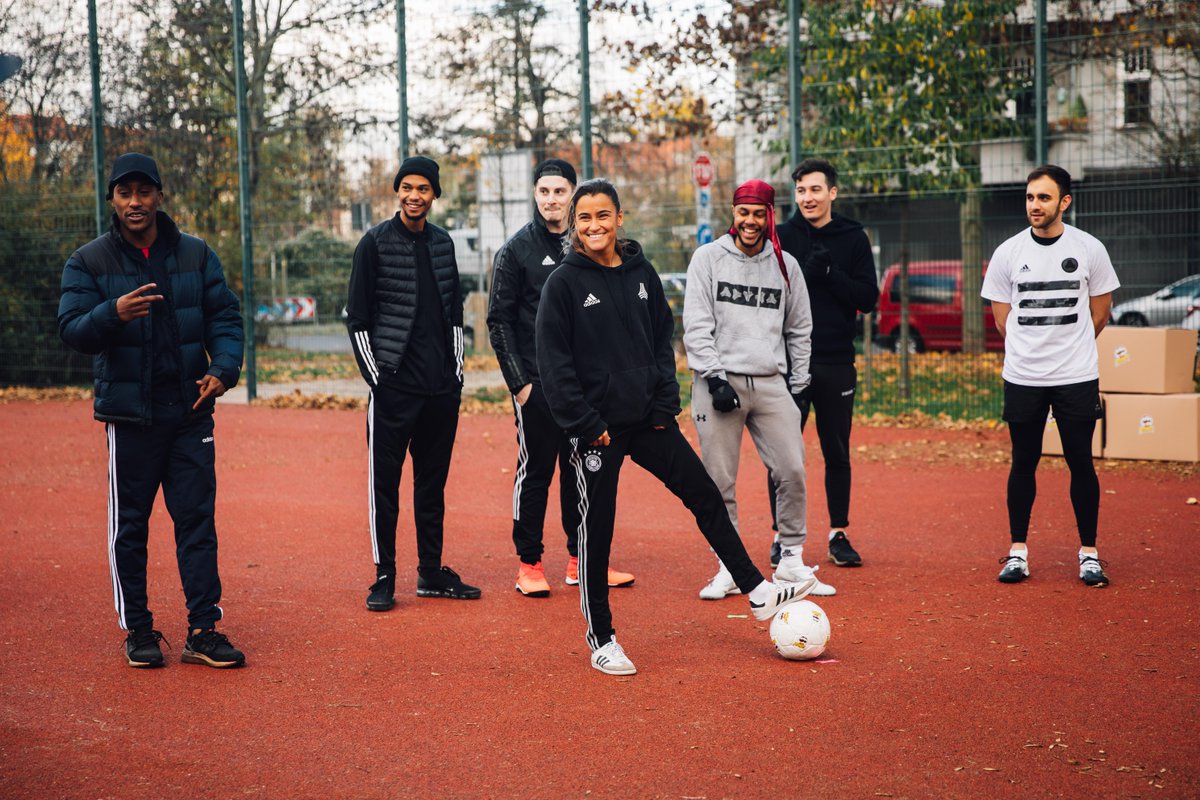 G2_MTS's tweet photo. Special guest @AylinYaren2 joins the contestants for G2 Making The Squad: FIFA Edition Episode 5, putting them to the real challenge ⚽

Watch the full episode on YouTube at 19:00 CEST! https://t.co/JjP2VFiRCB