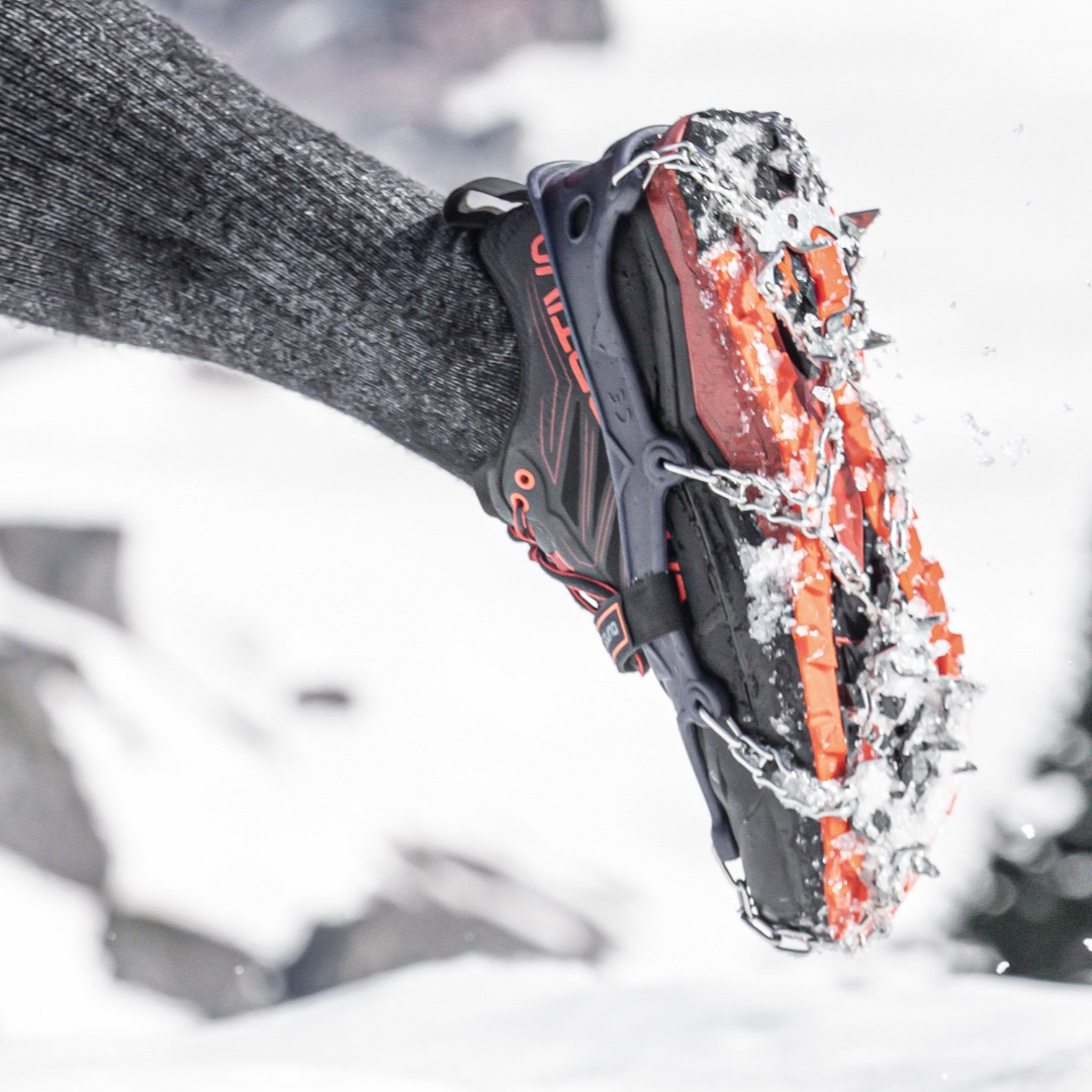 HILLSOUNDEQPMNT's tweet photo. What are you going for this winter, snow-covered trails or a treadmill?

📸 @ZachOnEverest [Wasse Media]

#hillsound #besafegowild #winterunning #trailrunning #mountainrunning #running #grit #run #runnerslife #runnersofinstagram #runner #optoutside #getoutside #outdoors https://t.co/fQhzkVUnr4