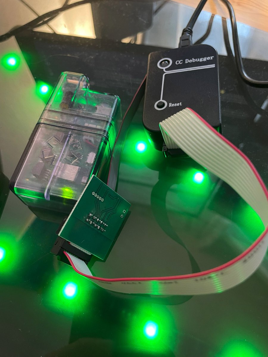 jansche's tweet photo. I just programmed my very first chip using CC Debugger and some courage lend from a tutorial from get https://t.co/XvHF8sWwBE. I banned the solid blue light and have my green LED back. ✌️✌️✌️

#diabetes #T1DCyborg #RileyLink #WeAreNotWaiting https://t.co/vq7jmBXoAD