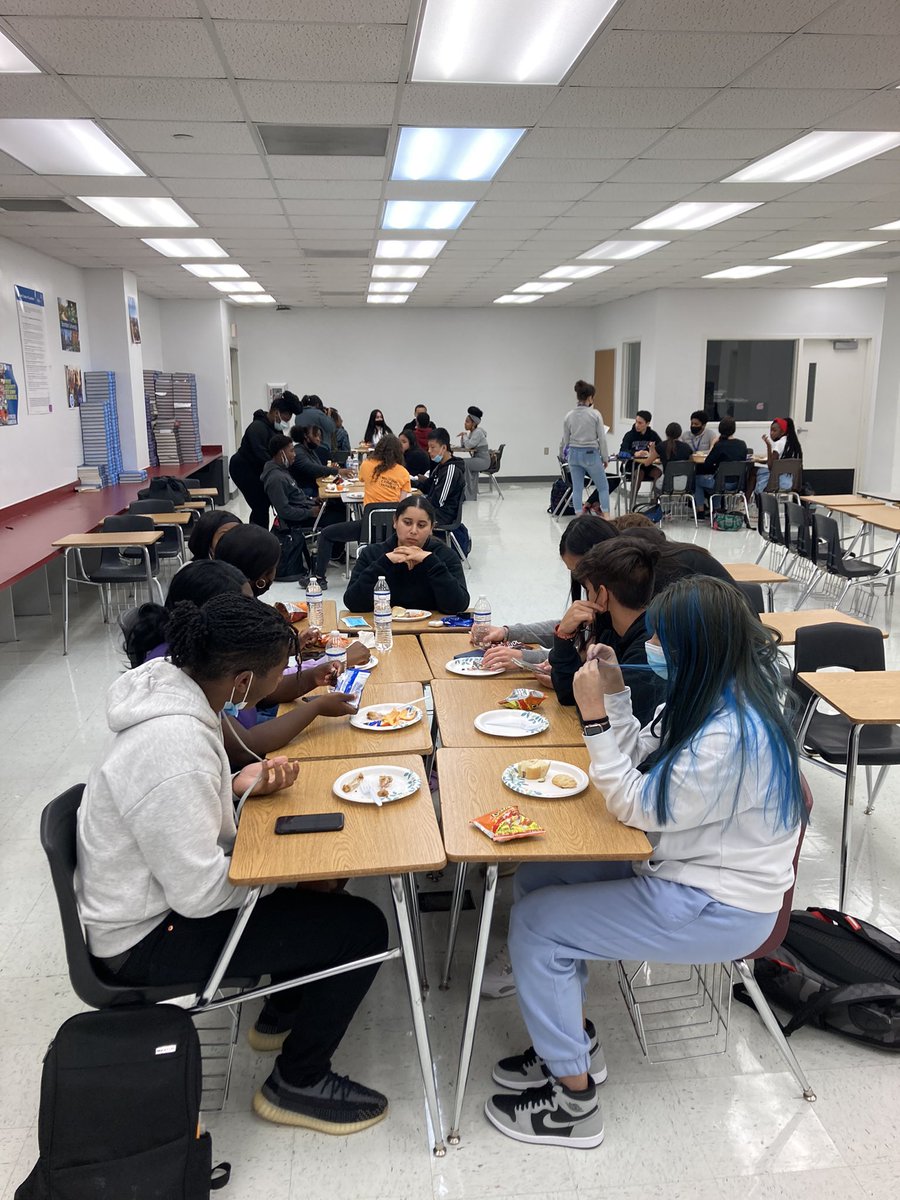 KropSHS's tweet photo. November’s #SELStrong was Be Our Guest - students who don’t know each other gather in groups to talk. Wednesday’s topic was social isolation &amp; how Krop could become more inclusive. It was a great afternoon of conversation! @MDCPS @MiamiSup @MDCPS_MHS @MDCPSNorth https://t.co/1MdK299jar